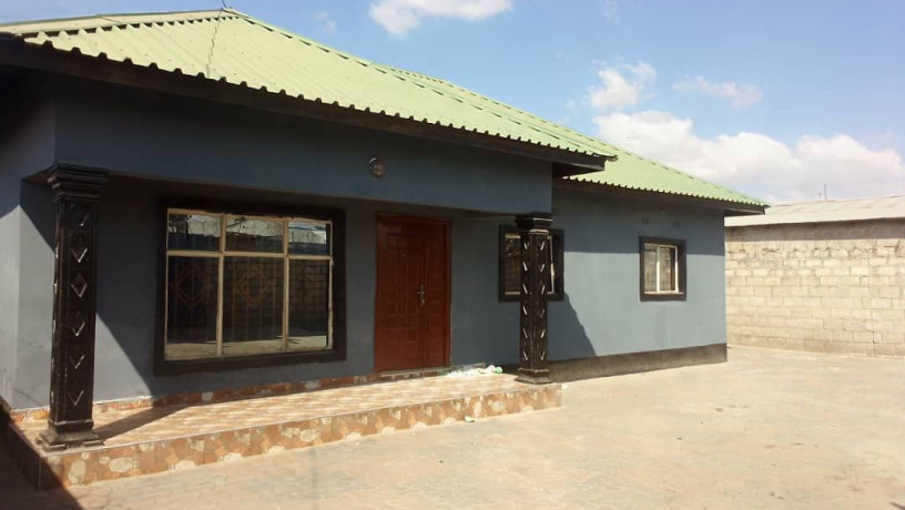 3-bedroomed-master-self-contained-home-in-makeni-with-wall-fence-and-borehole-big-0