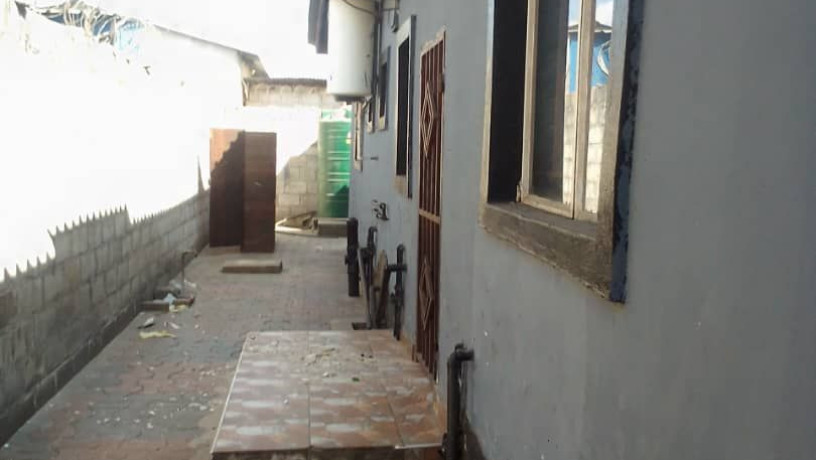 3-bedroomed-master-self-contained-home-in-makeni-with-wall-fence-and-borehole-big-3