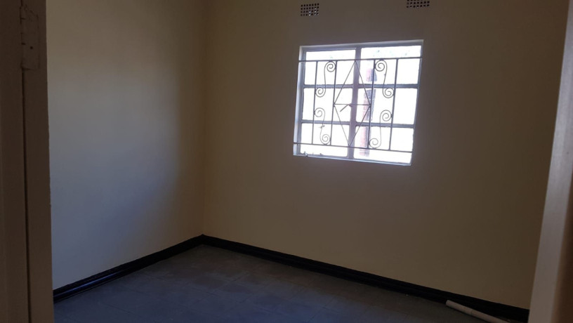 2-bed-flat-for-rent-along-alick-nkhata-road-big-2