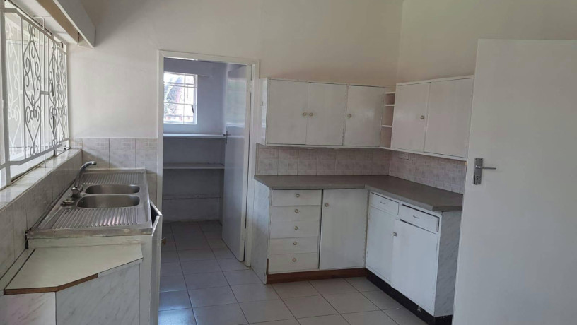 2-bedroom-house-in-roma-ngwezi-rd-big-2