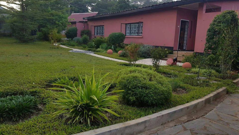 2-bedroom-house-in-roma-ngwezi-rd-big-1