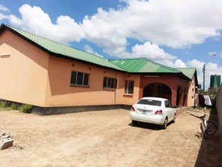 4 Bedroom House for Quick Sale in Libala South