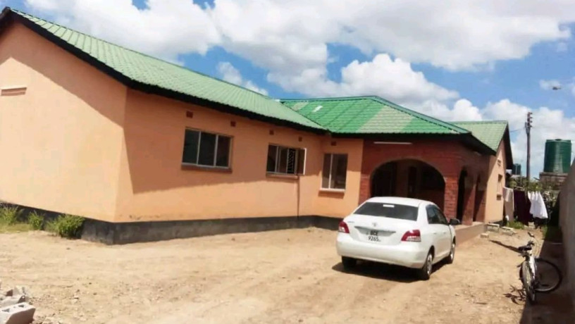 4-bedroom-house-for-quick-sale-in-libala-south-big-0