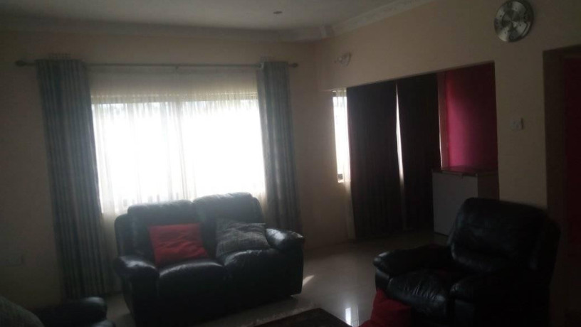 neat-3-bedroom-flat-in-lilayi-big-5