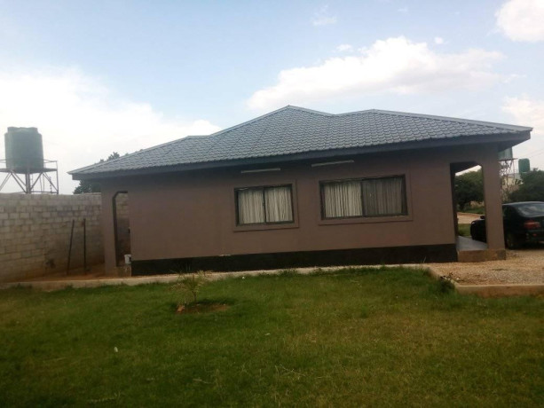 neat-3-bedroom-flat-in-lilayi-big-8