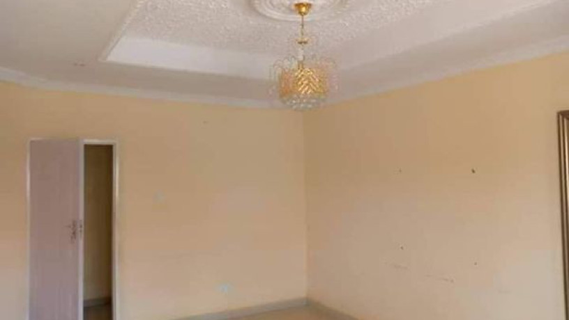 spacious-2-bedroom-flat-for-rent-in-chalala-big-1