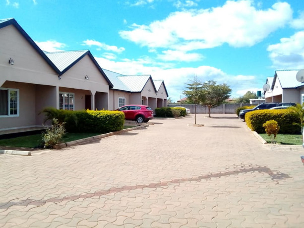 2-bedroom-flat-for-rent-in-chalala-big-3