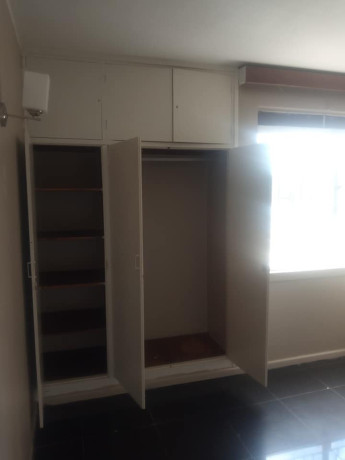 2-bedroom-highrise-flats-in-rhodespark-big-2