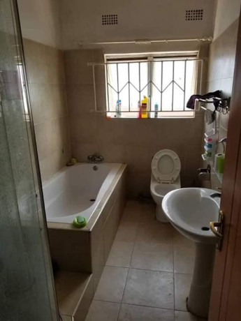 beautiful-3-bedroom-house-in-ibex-hill-big-5