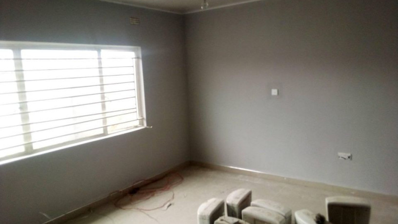 neat-2-bedroom-flat-in-chalala-big-3