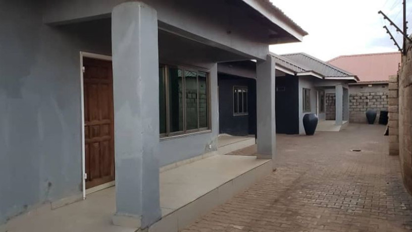 spacious-2-bedroom-flat-in-kamwala-south-big-4