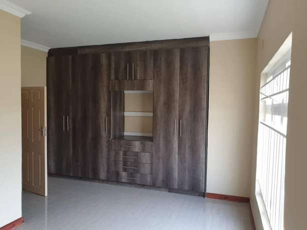 two-bedroom-flat-for-rent-big-4