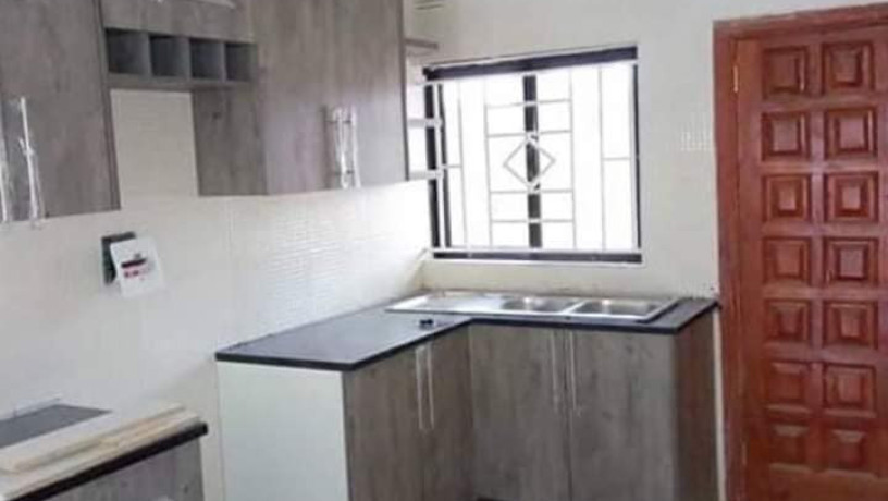 for-rent-3bed-flat-off-lilayi-road-big-4