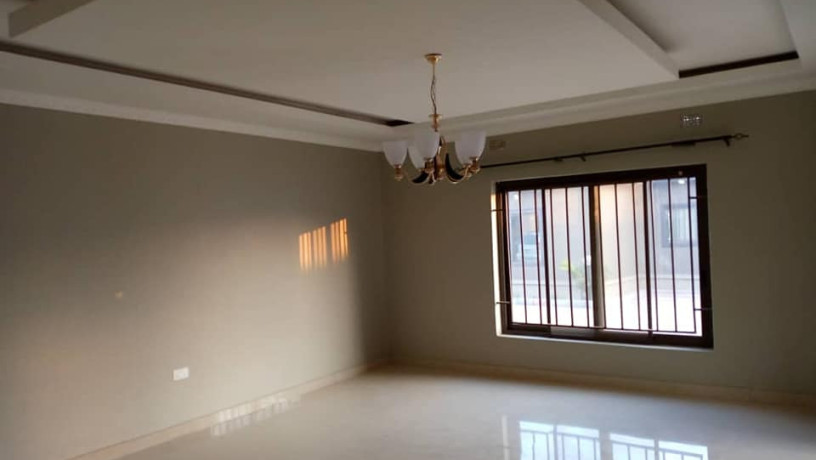 executive-3-bedroom-flat-in-woodlands-extension-big-4