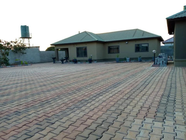 executive-3-bedroom-flat-in-woodlands-extension-big-2