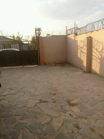 neat-2-bedroom-flat-for-rent-big-3