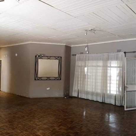 2-bedroom-flat-in-roma-big-2