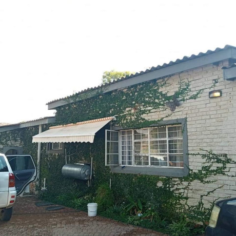 2-bedroom-flat-in-roma-big-4