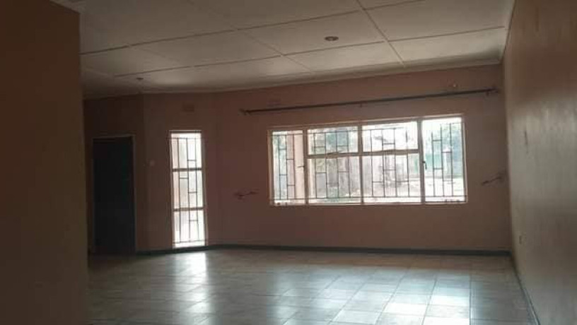 big-3-bedroom-flat-for-rent-in-chalala-big-3