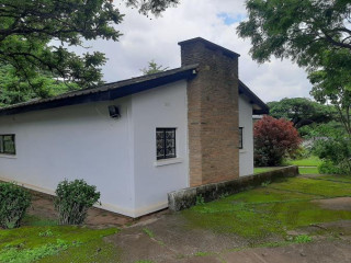 spacious-4-bedroom-house-on-1-acre-with-beautiful-garden-and-swimming-pool