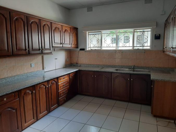 spacious-4-bedroom-house-on-1-acre-with-beautiful-garden-and-swimming-pool-big-4