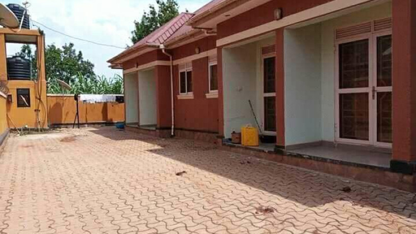 neat-one-bedroom-house-for-rent-near-cavendish-university-big-4