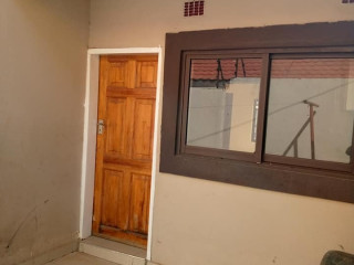 two-bedroom-flat-for-rent-near-memorial-park