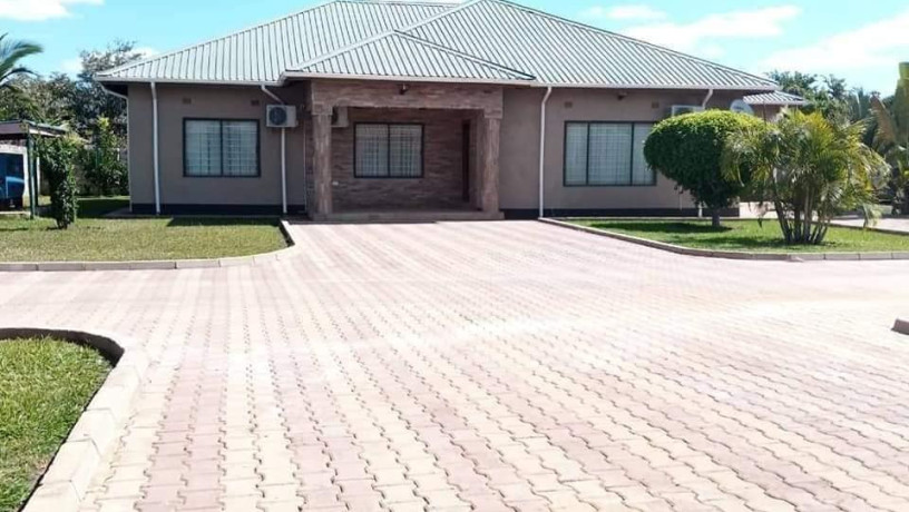 3-bedroom-houses-in-silverest-complex-big-0