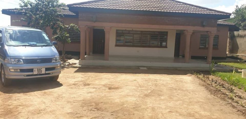 olympia-main-4bedroom-house-for-rent-big-3