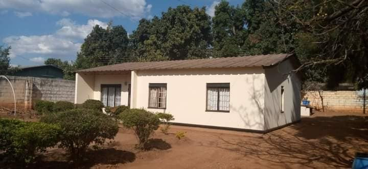 3-bedroom-stand-alone-house-in-woodlands-extension-big-5