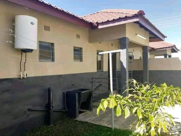 two-bedroom-flats-for-rent-in-meanwood-ndeke-big-1