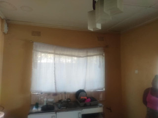 neat-2-bedroom-flat-in-secured-complex