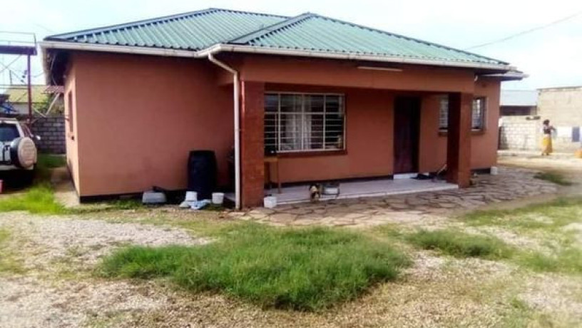 3-bedroom-standalone-house-with-cottage-libala-south-big-0