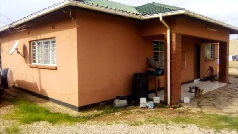 3-bedroom-standalone-house-with-cottage-libala-south-big-1