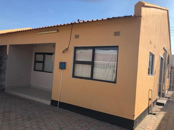 2x2-bedroom-flats-in-meanwood-chamba-valley-phase-1-big-4