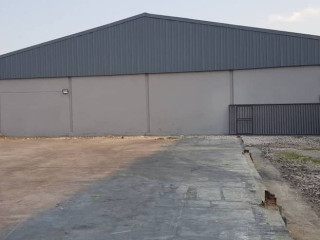 Warehouse for Sale in Makeni Area