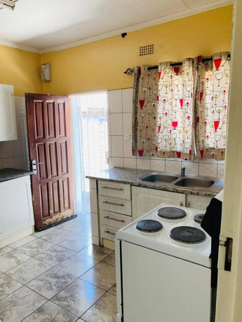 2-bedroom-flats-for-sale-in-phi-2-big-1
