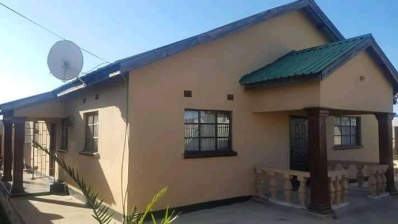 4-bedroom-stand-alone-house-in-makeni-villa-big-6