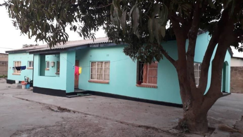 spacious-5-bedroom-house-in-kafue-big-3