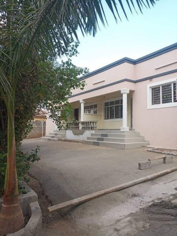 executive-2-bedroom-flat-for-rent-big-3