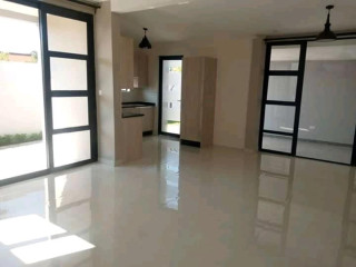 3 Bedroom Flats for Rent in Ibex Main Street