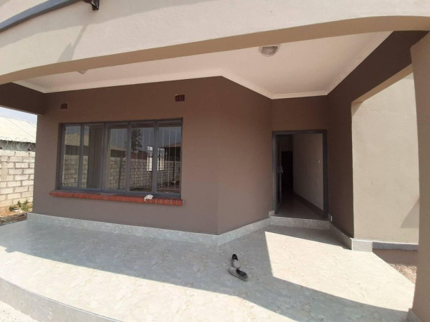 newly-built-standalone-house-with-spacious-yard-big-0
