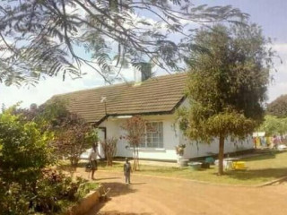 executive-three-bedroom-house-in-woodlands