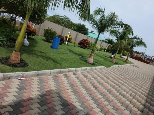 house-for-sale-in-makeni-big-0