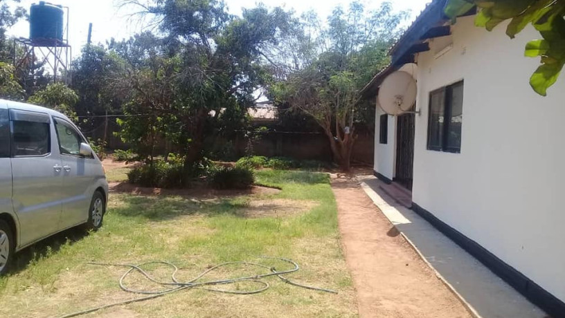 for-sale-3-structures-in-1-yard-kabulonga-lusaka-big-5