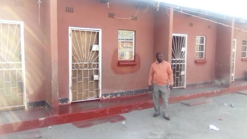 2-rooms-flats-3-bedrooms-house-in-makeni-villa-big-4