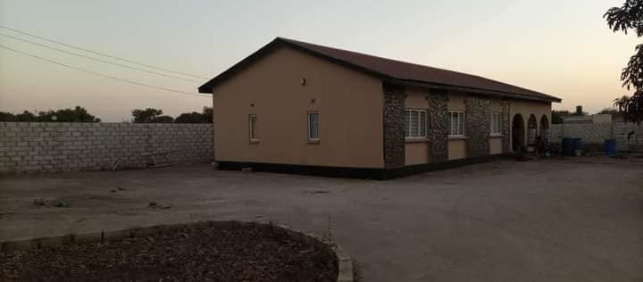 4-bedroom-house-for-sale-in-lilayi-road-big-5