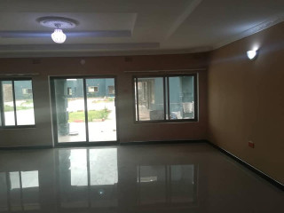 executive-2-bedroomed-semidetached-flat-in-makeni