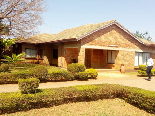 4 Bedroomed Executive House for Sale in Woodlands Chalala Boarderview