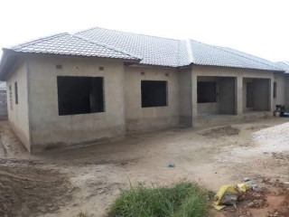 complex-of-3-bedroom-flats-for-sale-in-roma-foxdale